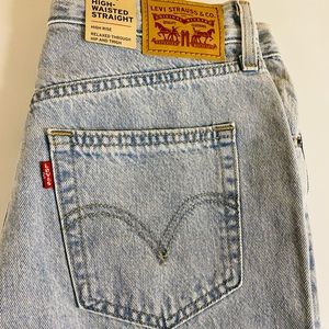 Levis High Waist Jeans